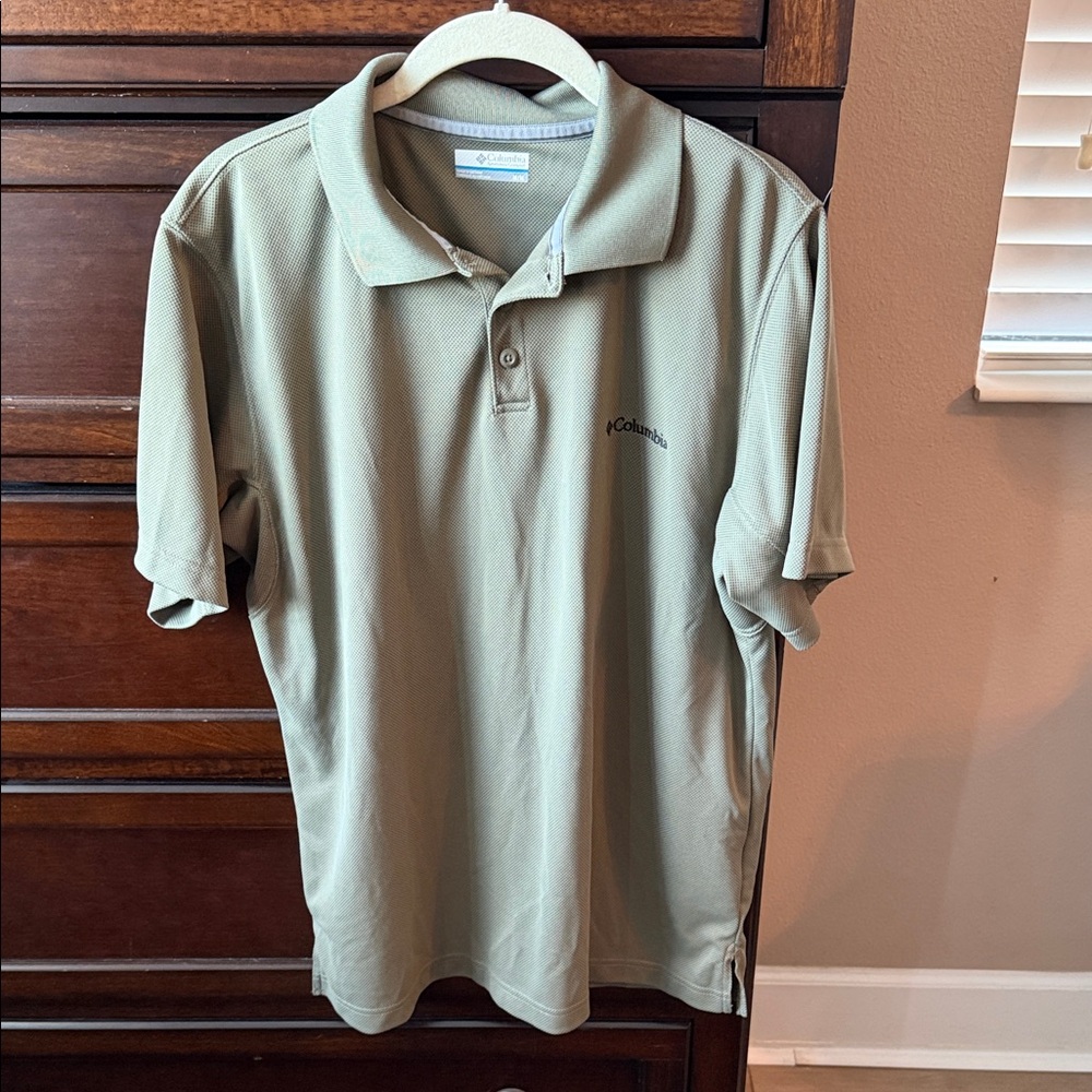 EUC Columbia Polo